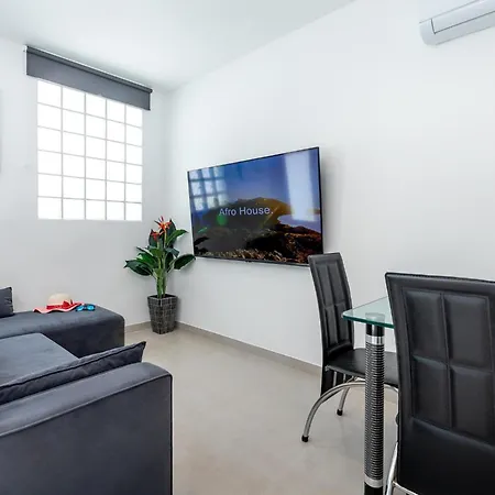 3 Charming In Americas * 플라야데라스아메리카스