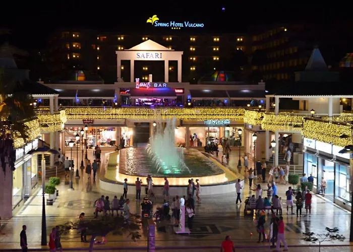 3 Charming In Americas